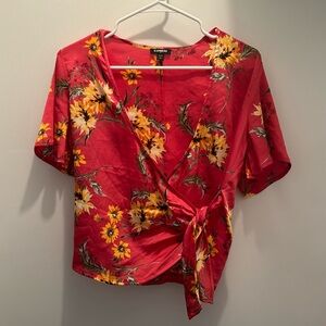 Adorable top size small lightly worn express
